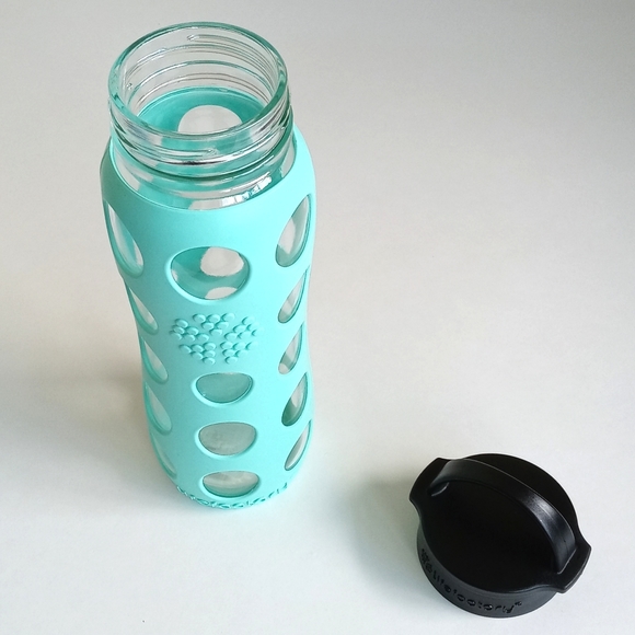 Aqua Life Factory Glass Water Bottle w/ Silicone Sleeve - Picture 2 of 11